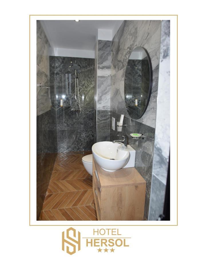 Hotel Hersol Дуррес Екстер'єр фото