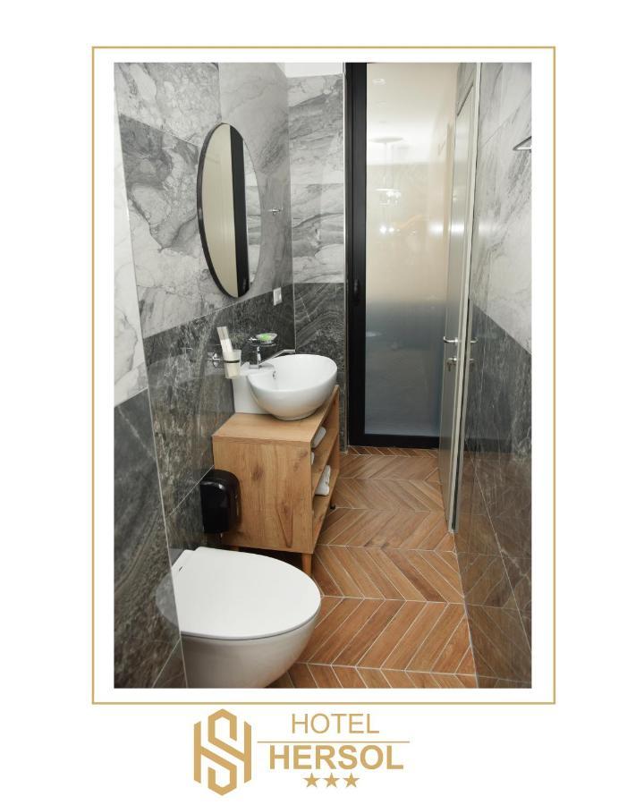 Hotel Hersol Дуррес Екстер'єр фото